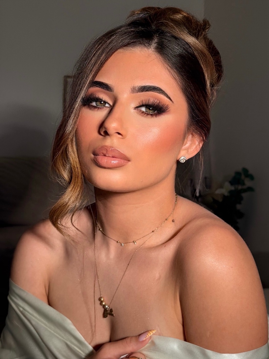 Coiffure chignon — MESH Makeup Studio